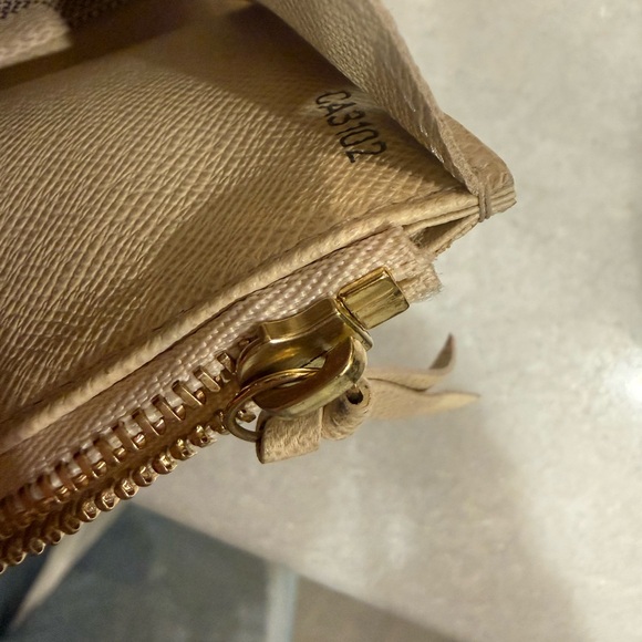 Authentic Louis Vuitton Damier Azur Emilie Wallet on unbranded chain - Picture 16 of 16